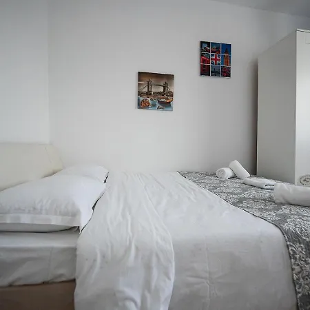 Edelweiss Apartment -Gara Braşov Extérieur photo